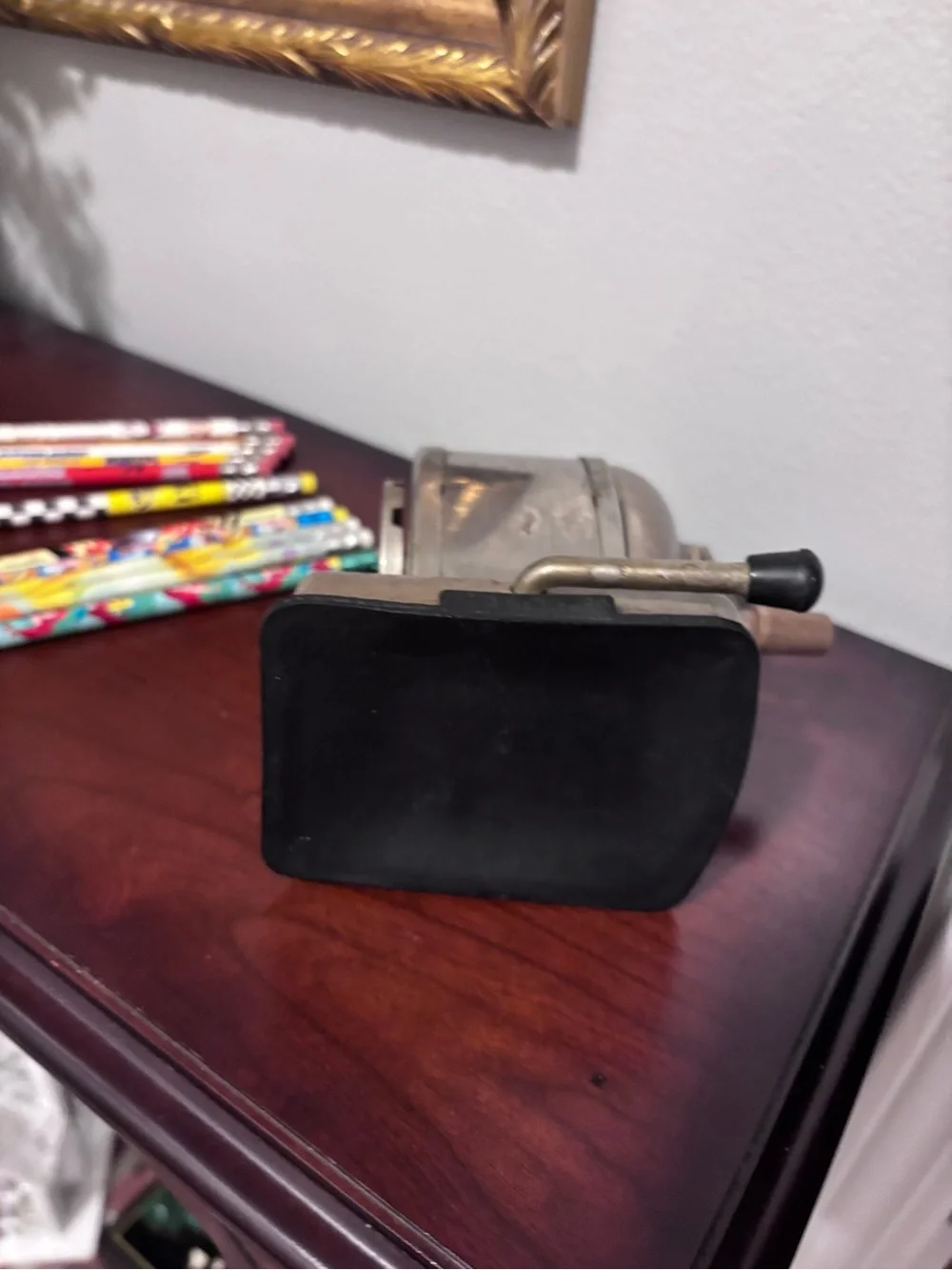 Boston vacuum mount Metal Pencil Sharpener w/Free Disney/NFL/NY Taxi Pencils.
